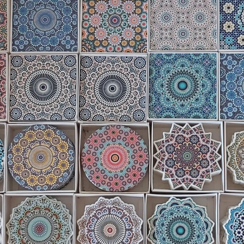 "Élégance Marocaine : Ensemble de 6 Sous-Verres en Céramique Artisanale pour Sublimer Votre Table"