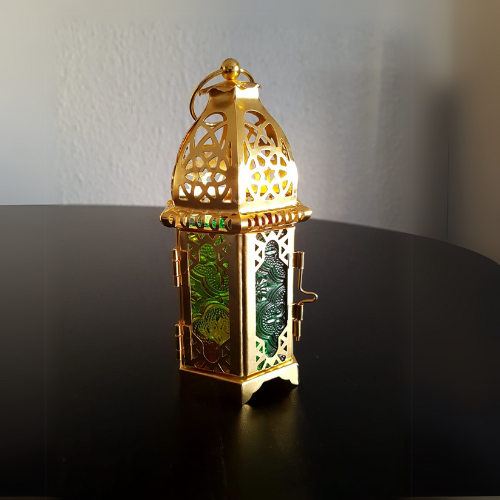 Lanterne Marocaine Artisanale en Métal Doré avec Vitraux Colorés - Élégance et Authenticité