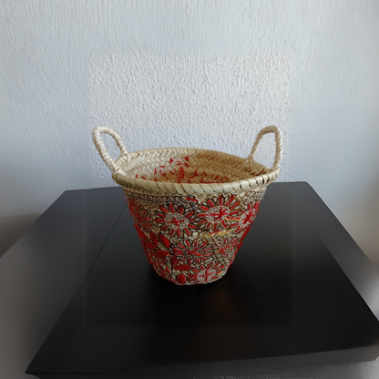 Panier en osier brodé à la main – Artisanat marocain raffiné